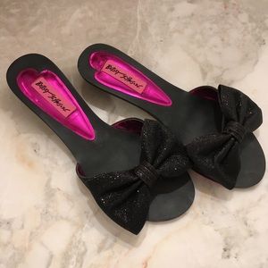 Betsy Johnson Black Glitter Sandals